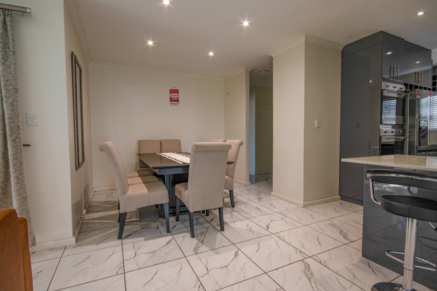 To Let 3 Bedroom Property for Rent in Annandale Western Cape